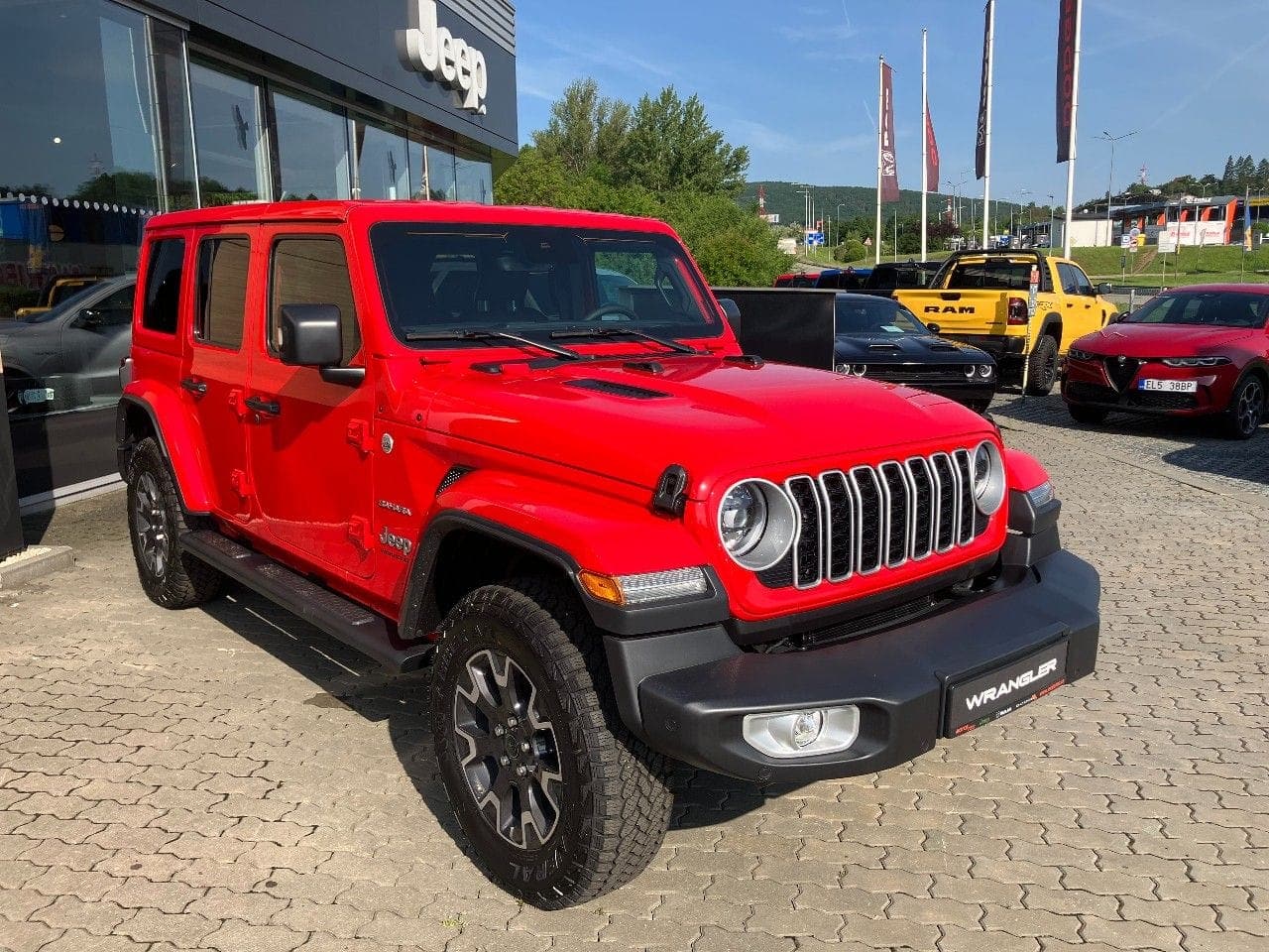 Jeep Wrangler Unlimited 2.0T 272k Sahara 2024