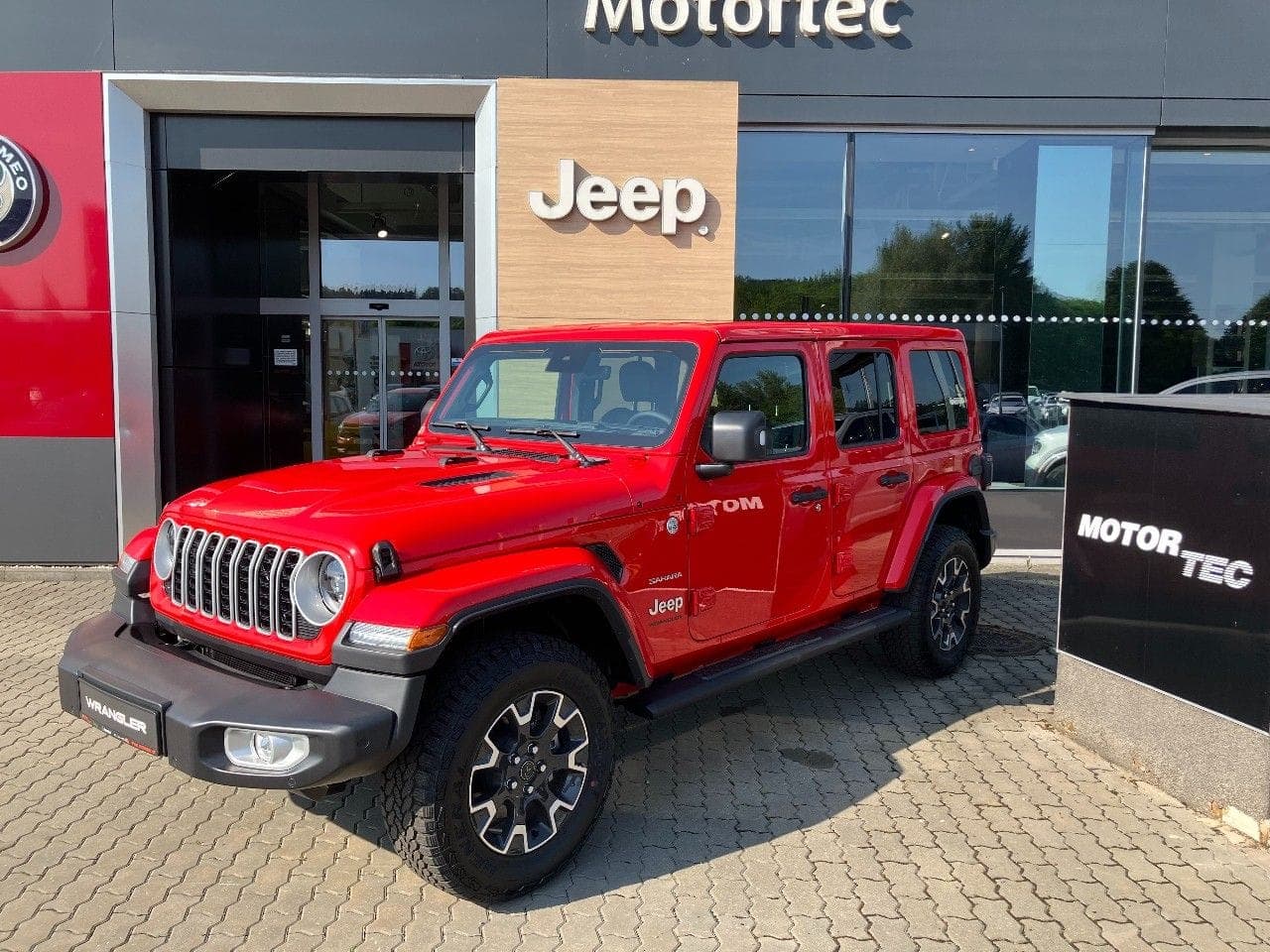 Jeep Wrangler Unlimited 2.0T 272k Sahara 2024