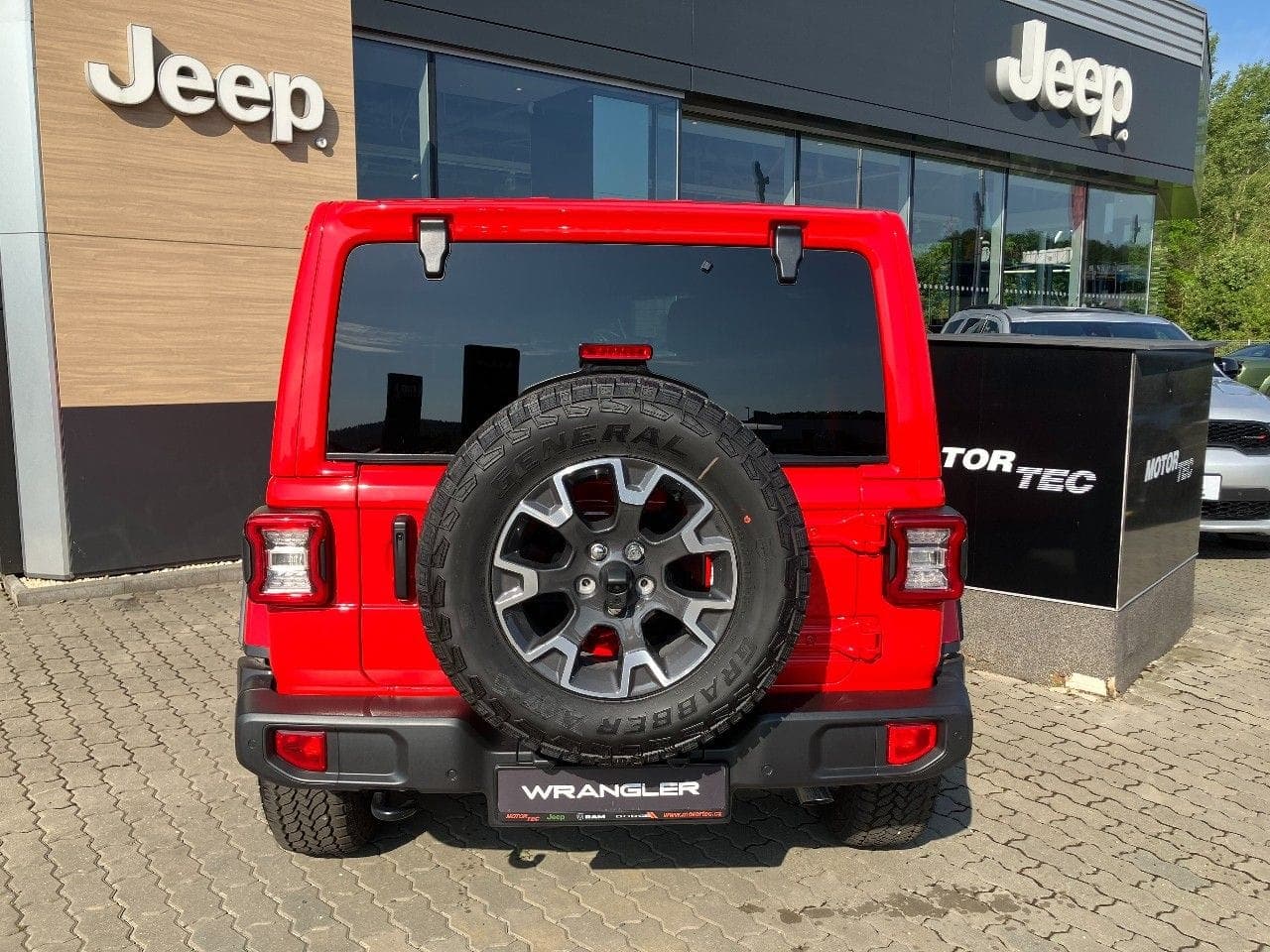 Jeep Wrangler Unlimited 2.0T 272k Sahara 2024