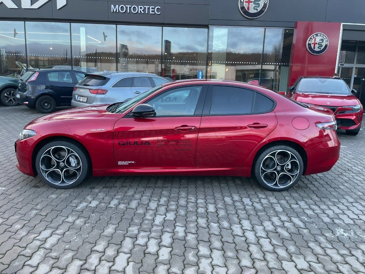 Alfa Romeo Giulia 2.0 TURBO 280K AT8 Q4 Veloce MY23